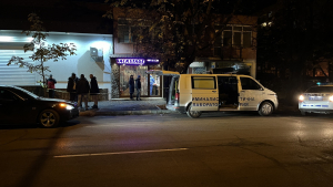 Простреляха жена пред козметично студио в Русе