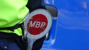 Шофьор и пътник са задържани в Попово за употреба и притежание на наркотици