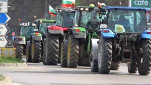 Зърнопроизводители от 12 области блокират утре Дунав мост при Русе