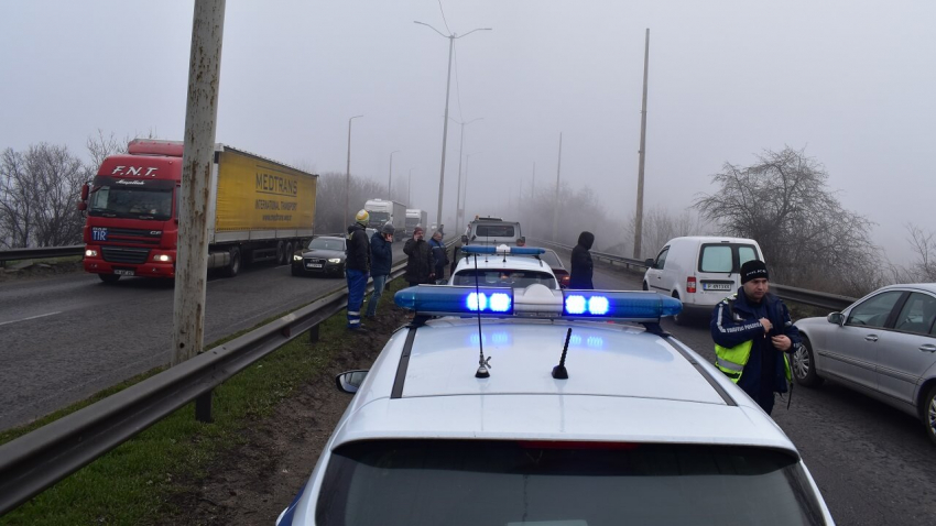 Серия от катастрофи на международното шосе тази сутрин в Русе
