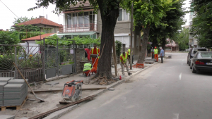Продължават ремонтите на тротоарите в Търговище /ВИДЕО/