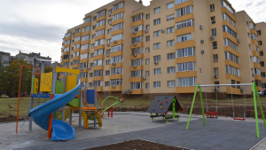 Завършва изграждането на две детски площадки и на площадка за стрийт фитнес в Разград