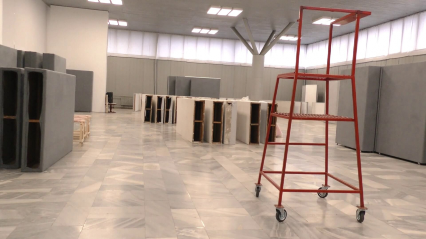 ВИДЕО: Обновяват една от залите на Художествената галерия в Търговище