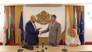 Днес досегашният губернатор Анатоли Станев предаде властта на Данаил Ковачев