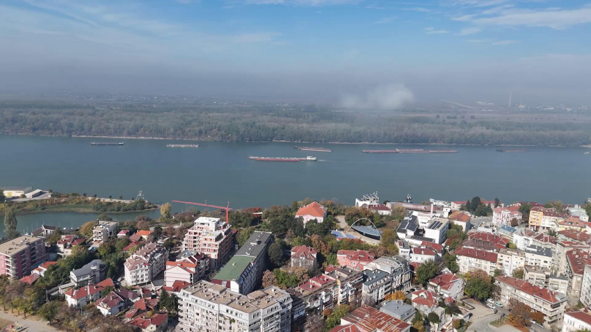 ВИДЕО: Община Русе е започнала третиране срещу ларвите на комарите, но само във вътрешните водоеми