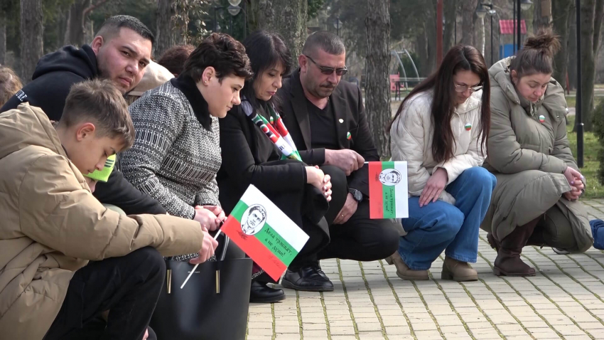 ВИДЕО: Две могили почете паметта на загиналите за Освобождението на България