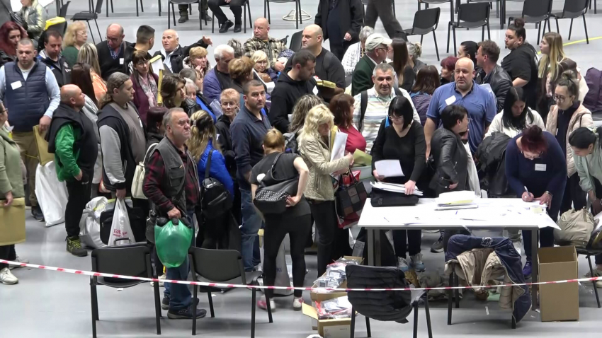 ВИДЕО: Грешки в протоколите забавиха значително обработката на резултатите в Русе