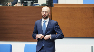 ВИДЕО: На първо четене: Удължиха удължителния закон за бюджета