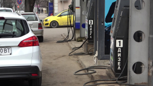 ВИДЕО: Собственик на бензиностанция в Русе: Горивата са поскъпнали с 0,14 евро на литър за четири дни