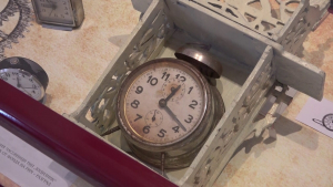 Музеят в Разград показва изложба на часовници и календари, свързани с местната история