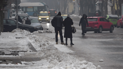 ВИДЕО: Лед скова Русе след силен нощен дъжд