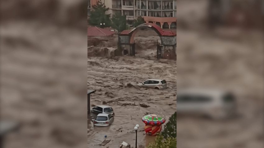 ВИДЕО: Водно бедствие край морето: Проливните дъждове взеха жертви