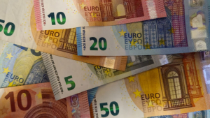 Обявиха процеса по присъединяването към еврозоната за приключен