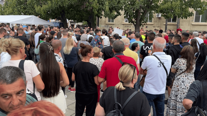 ВИДЕО: Русенци протестираха в защита на задържаните за побоя над шефа на полицията младежи