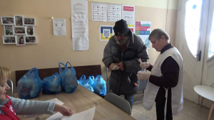 Подкрепа през зимата: 45 бездомни и скитащи лица в Русе ще получават храна от БЧК