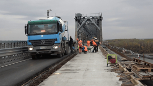 Затвориха Дунав мост за 24 часа, ремонтът върви по график