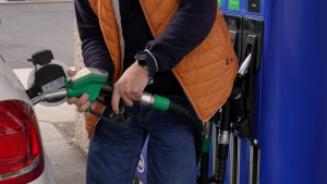 Собственик на бензиностанция в Русе прогнозира за голям &quot;скок&quot; на горивата през ноември