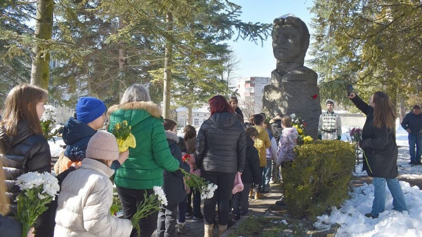 Стотици разградчани почетоха годишнината от гибелта на Левски