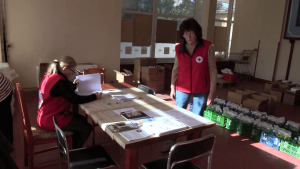 БЧК продължава раздаването на продукти за нуждаещи се в Разградско