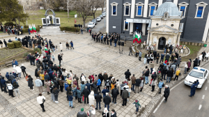 Стотици разградчани отбелязаха националния празник на площад &quot;Възраждане&quot;