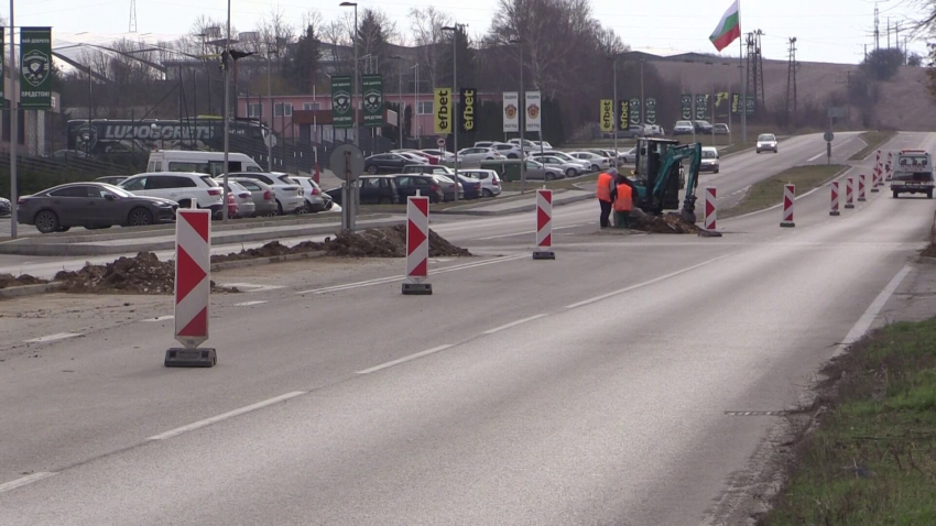 В ход е изграждането на осветление по Търговищко шосе в Разград