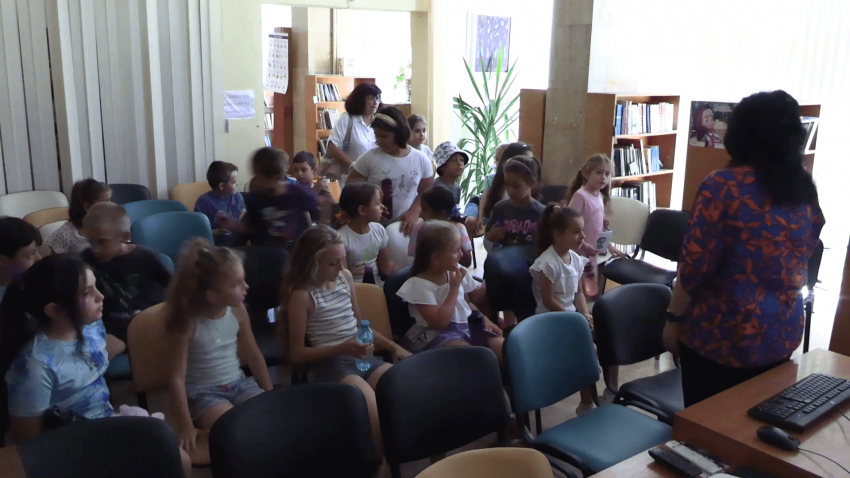 ВИДЕО: Започна традиционната &quot;Приказна ваканция&quot; в библиотеката в Разград