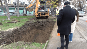 Започна монтирането на първите подземни контейнери в Русе