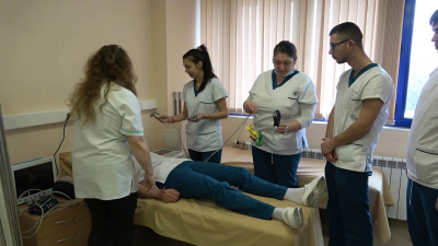 ВИДЕО: УМБАЛ "Канев" финансира образованието на студенти в областта на здравеопазването