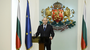 Президентът подава оставка