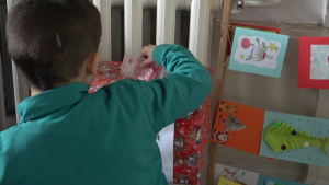 Коледен базар в Русе събира средства за лечението на 9-годишната Радина