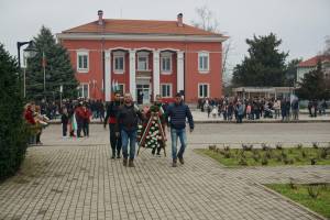 Две могили отбеляза деня на Освобождението на България