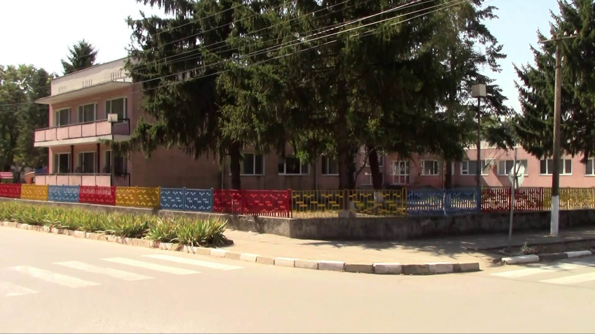 През последното денонощия са установени нови 5 случая на заразени с коронавирус в областта, като 3 от тях са в детска градина &quot;Мечо Пух&quot; в Сливо поле