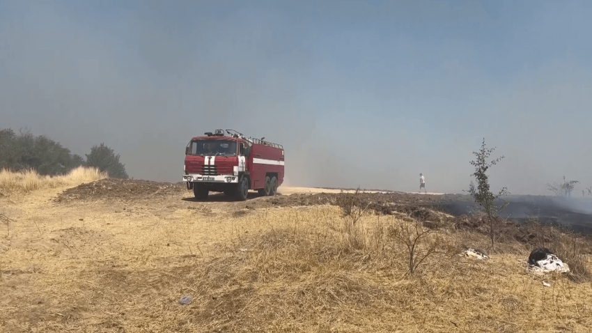 ВИДЕО и ПОДРОБНОСТИ: Пожарът край Николово е овладян