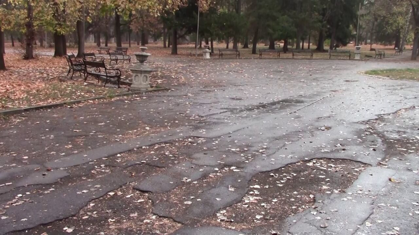 Община Разград влага над 660 000 лева за ремонт на алеите в Градския парк