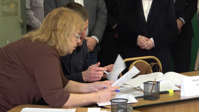 ВИДЕО: Край на регистрацията на политическите сили в РИК - Русе. Само 5 формации са с пълни листи