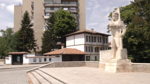 ВИДЕО: Обявиха обществена поръчка за реставрация на Свещаровата къща в Търговище