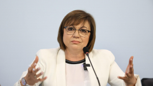 Лидерът на БСП Корнелия Нинова подаде оставка