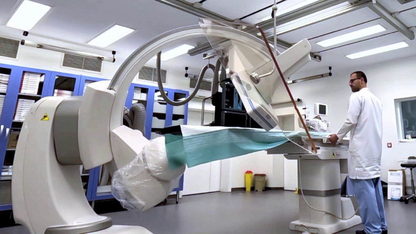ВИДЕО: УМБАЛ &quot;Канев&quot; представи нова хибридна операционна зала за съдова хирургия