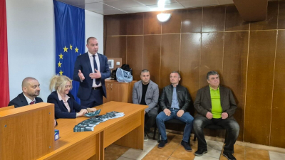 Кандидати за народни представители от "Прогресивна България" отговориха на десетки въпроси в Щръклево