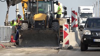 ВИДЕО: Дни след началото на ремонта: Трафикът на Дунав мост вече не се регулира от светофари