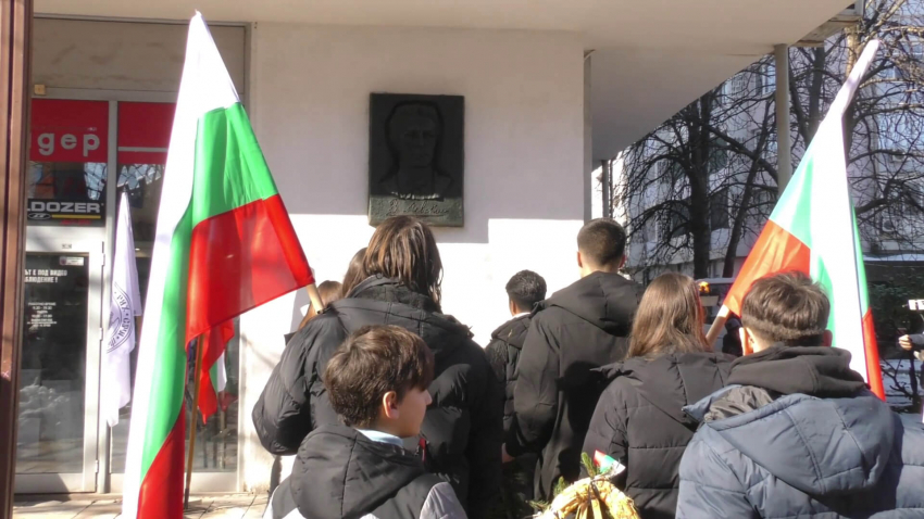 ВИДЕО: Търговище се поклони пред живота и делото на Васил Левски