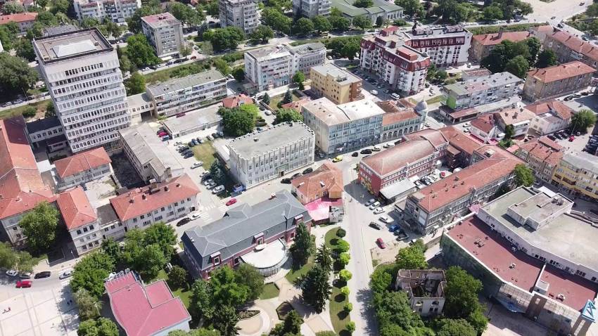 ВИДЕО: Община Разград подписа споразумения със сдруженията на 17 сгради-кандидати за саниране