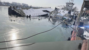 Частично потънала баржа край Гюргево предизвика нефтен разлив по река Дунав