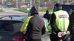 ВИДЕО: Шестима са задържани в Русенско при спецакция на МВР срещу изборната търговия