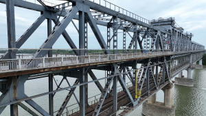 ВИДЕО: Депутат предлага ремонтните дейности по Дунав мост да текат и през нощта