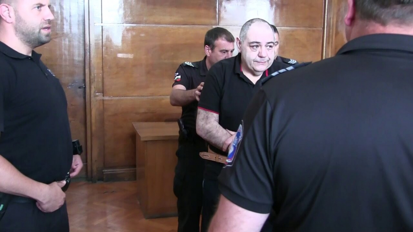 ВИДЕО: Съдът отказа да пусне под домашен арест единия от обвиняемите за убийството на Еранухи Пехливанян