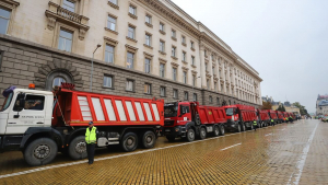 Пътни строители блокираха жълтите павета в столицата