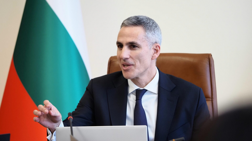 ВИДЕО: Правителството гласува 56 млн. евро за изборите. Гюров ги нарече инвестиция