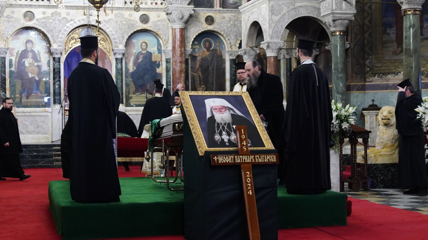 ВИДЕО: България се прощава с патриарх Неофит
