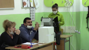 Близо 133 000 души в Разградско избират президент и вицепрезидент на балотажа днес